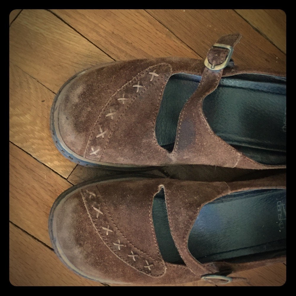 Suede Mary-Jane Danskos